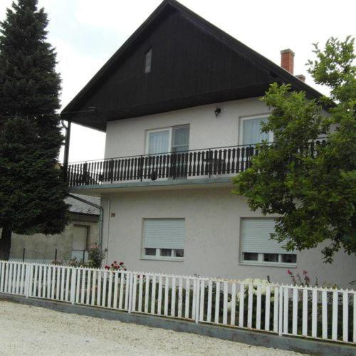 Ilona Apartmanok Balatonboglár Exterior foto
