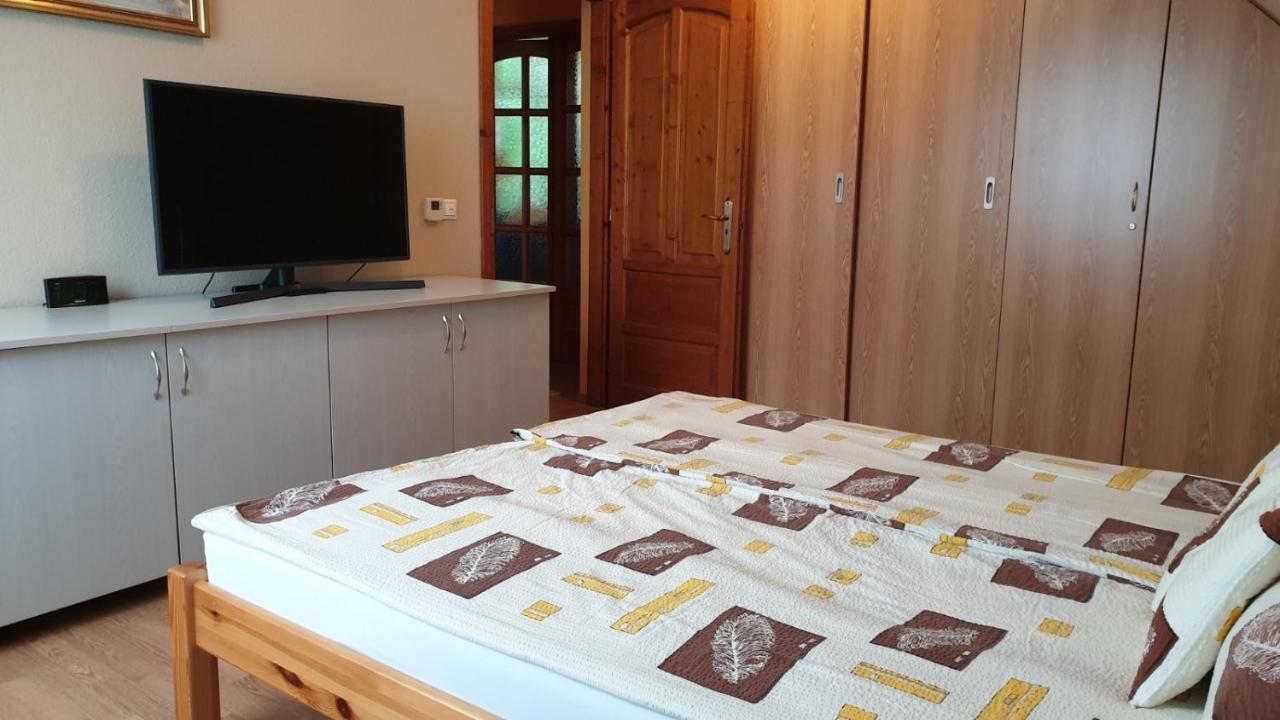 Ilona Apartmanok Balatonboglár Exterior foto