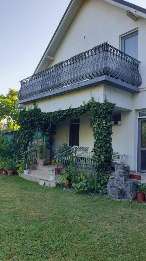 Ilona Apartmanok Balatonboglár Exterior foto