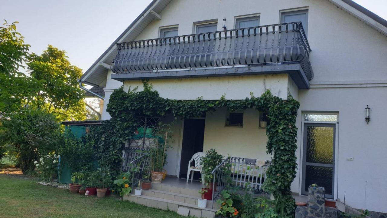 Ilona Apartmanok Balatonboglár Exterior foto