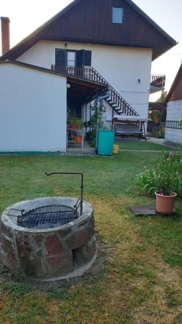 Ilona Apartmanok Balatonboglár Exterior foto