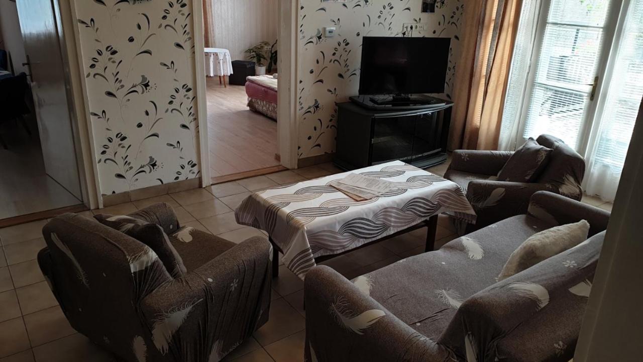 Ilona Apartmanok Balatonboglár Exterior foto