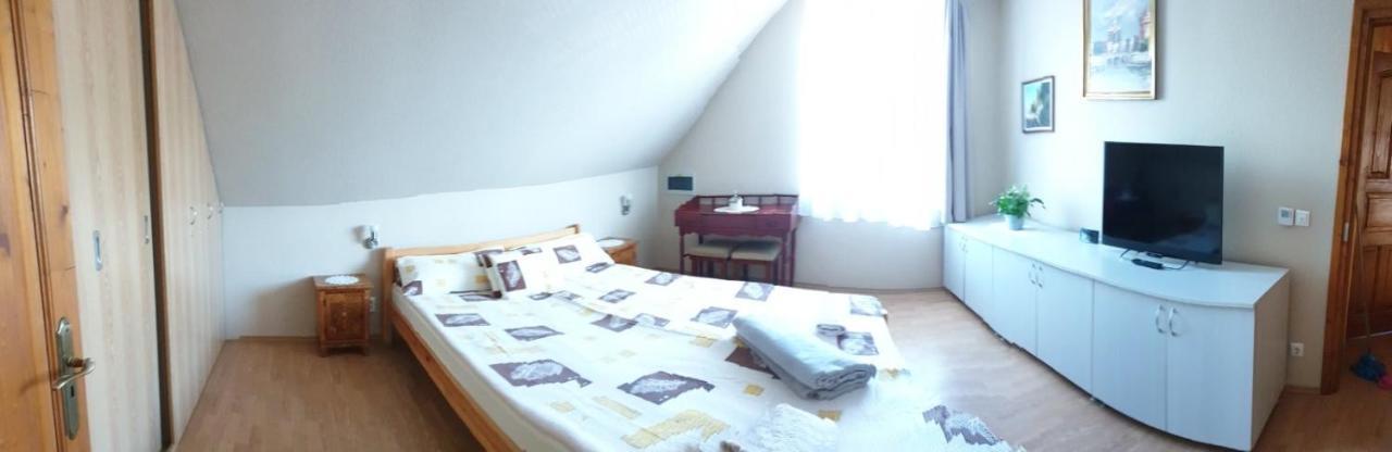 Ilona Apartmanok Balatonboglár Exterior foto